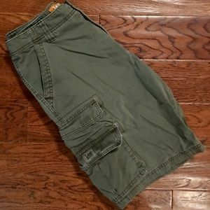 Men’s charcoal cargo shorts